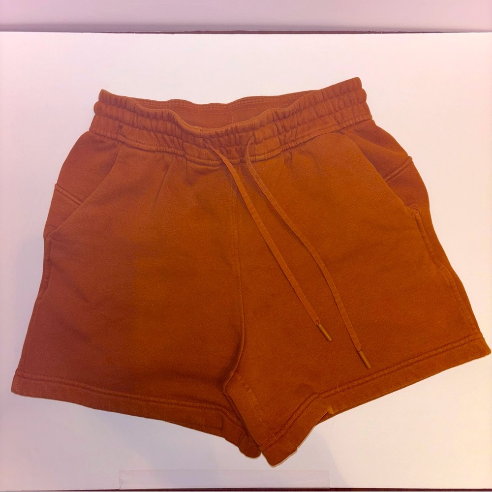 Lululemon Loungeful High-Rise Short Size 2 Butternut Brown 4” inseam